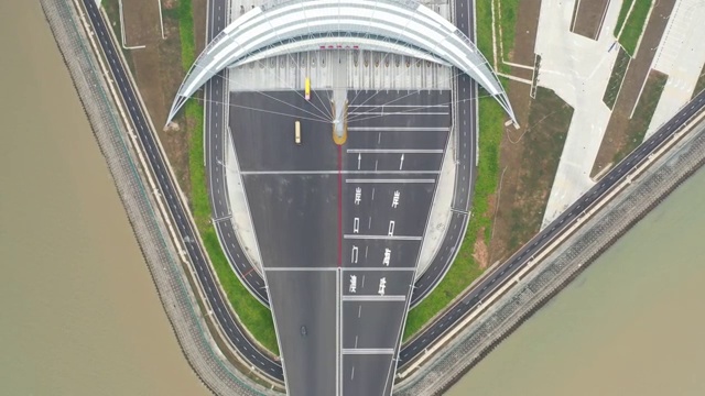 航拍港珠澳大桥口岸收费站视频素材