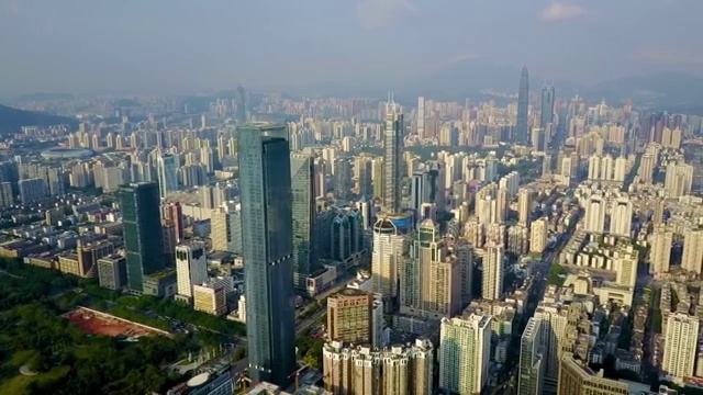 航拍深圳市区天际线摩天大楼视频下载