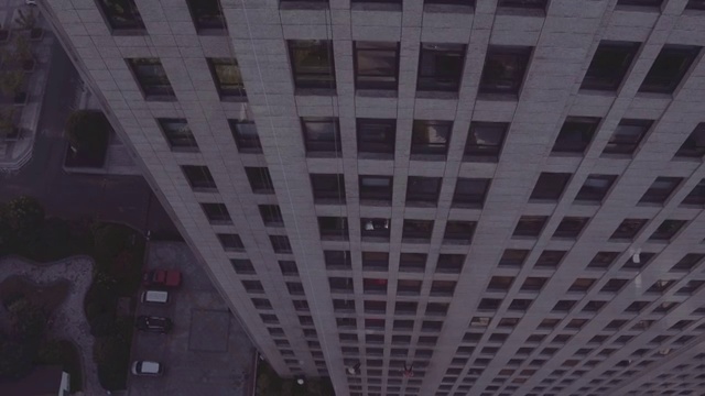 新安大厦高楼清洁工视频下载