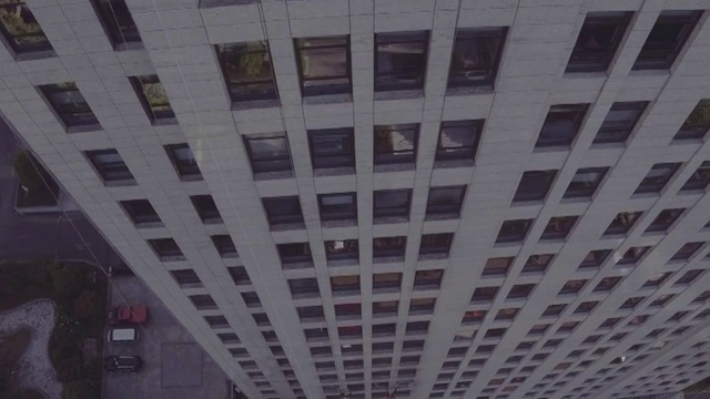 高楼外窗清洁工视频下载
