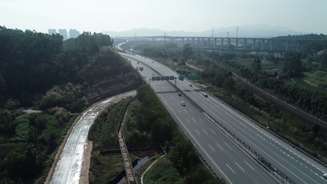 2019年，航拍许广高速狮岭立交桥。视频素材