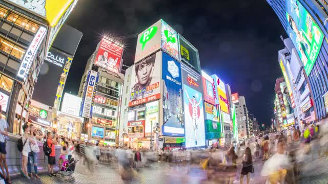 日本大阪心斋桥夜景延时 移动镜头视频素材