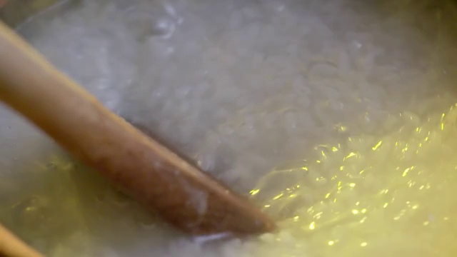 搅拌米粥视频素材