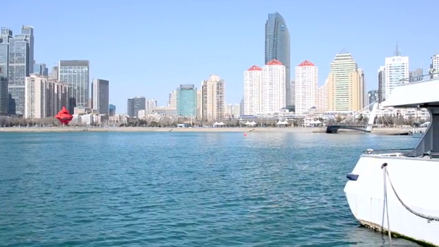 青岛城市海岸线与建筑视频素材
