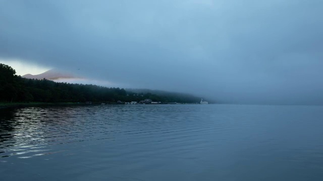 湖面雾气散开日出延时视频视频下载