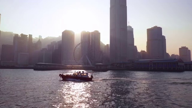 中国香港维港夕阳下游船视频下载
