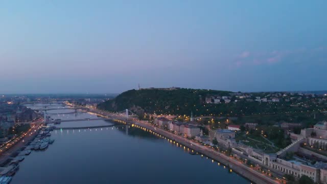航拍匈牙利布达佩斯多瑙河黎明1视频素材