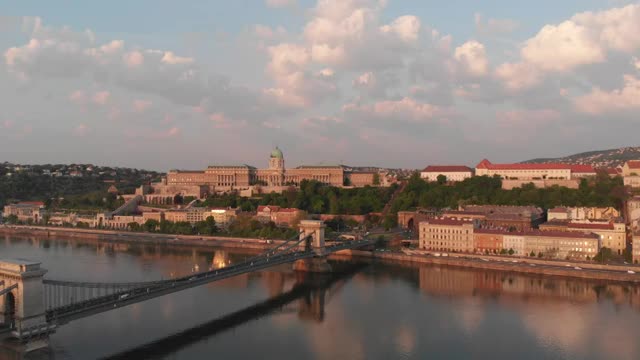 航拍匈牙利布达佩斯多瑙河日出2视频素材