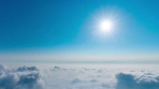 早上太阳照射下的云海，中国四川省峨眉山顶视频下载