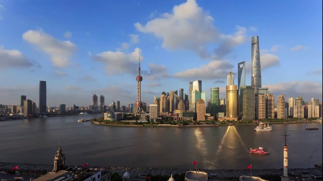 台风季的上海天际线视频素材