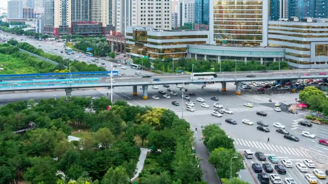 辽宁沈阳哈尔滨路东西快速干道城市交通视频素材