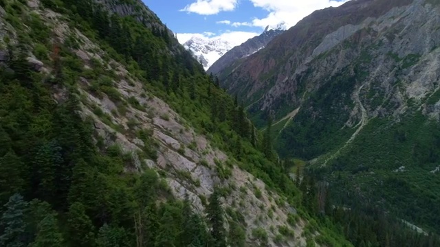 航拍西藏山谷冰川景观视频素材