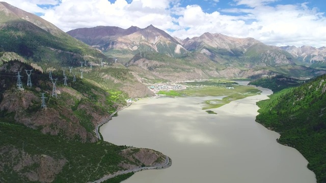 航拍西藏然乌湖风光视频素材