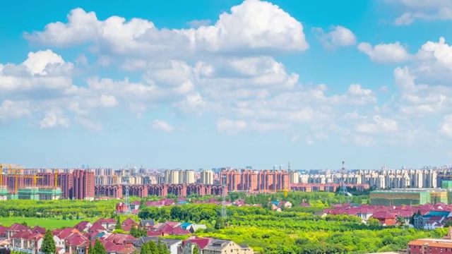 中国上海市郊区的城市工业区和房地产楼盘视频素材