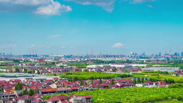 中国上海市郊区的城市工业区和房地产楼盘视频素材
