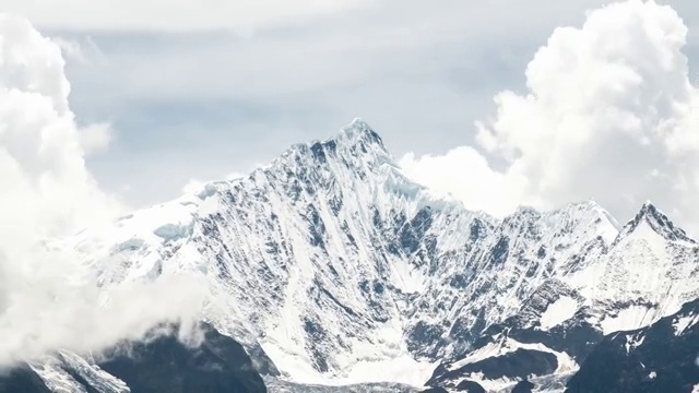 梅里雪山主峰太子峰延时摄影视频素材