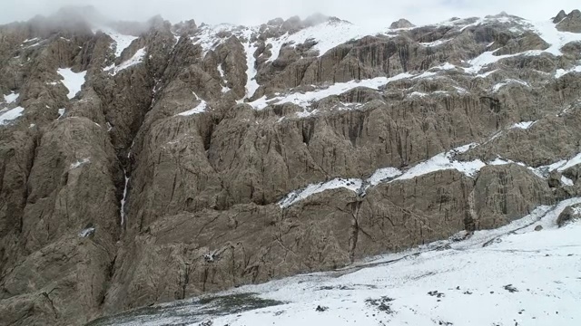 航拍德令哈柏树山雪视频素材