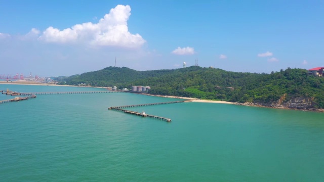 中国广西北海市冠头岭国家森林公园的海岸风光视频素材