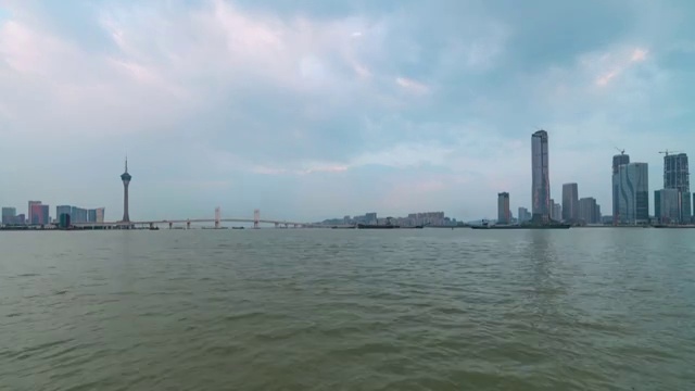 晴朗天气下的珠海澳门黄昏夜景延时摄影视频素材