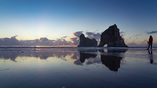 新西兰南岛北部怀拉里基海滩日落延时视频素材