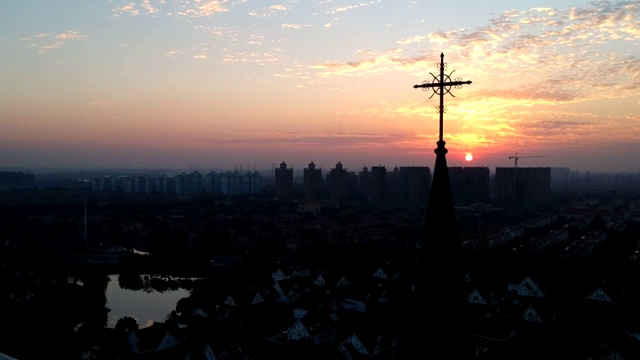 航拍上海泰晤士小镇教堂4k视频视频素材