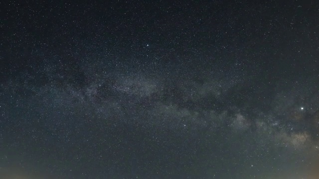 夜晚的星空银河滑轨延时摄影视频素材