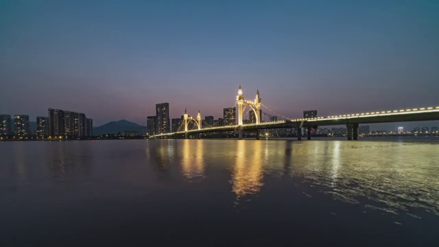 晴朗天气下的珠海白石桥日转夜4K延时摄影视频素材