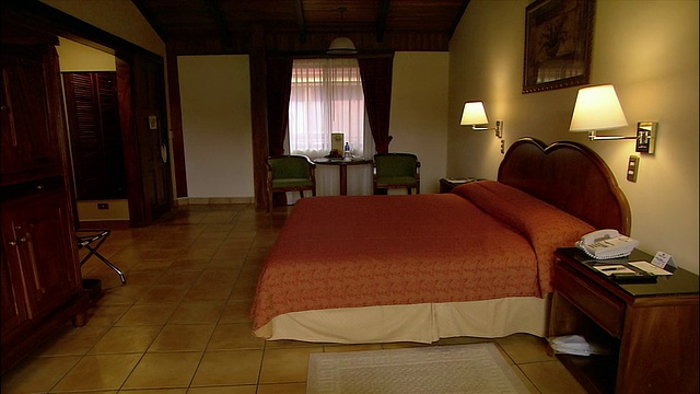 哥斯达黎加，圣何塞，中景酒店房间视频下载