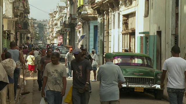 哈瓦那市中心的WS街景/古巴哈瓦那视频下载