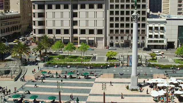 美国加州旧金山联合广场的T/L WS HA TU交通与杜威纪念碑行人和交通视频下载