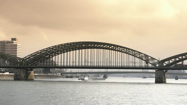 德国科隆Deutzer桥和莱茵河(HD720p)视频下载