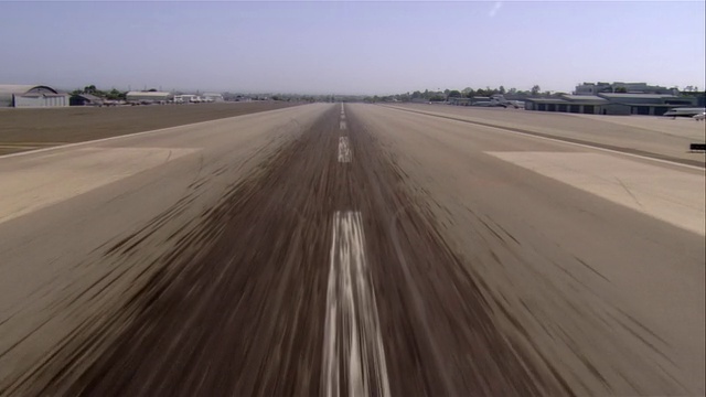 美国加州圣塔莫尼卡机场，POV飞机起飞视频下载