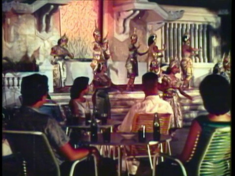 1953年WS MS泰国舞者在奢侈的服装和化妆跳舞/曼谷，泰国/音频视频素材