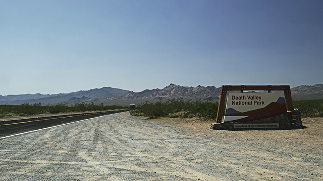 美国加利福尼亚州死亡谷，日光通道公路374号，比蒂基地死亡谷WS入口视频下载