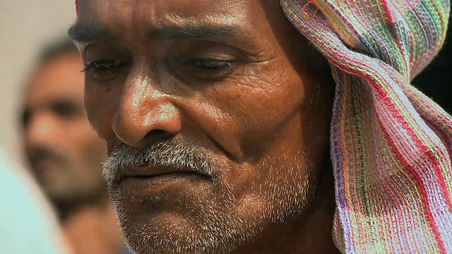 吸烟的老人/ Rajkot，印度视频下载
