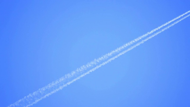 蒸汽痕迹和飞机拼贴1视频下载