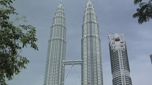 马来西亚吉隆坡的石油公司大楼视频素材