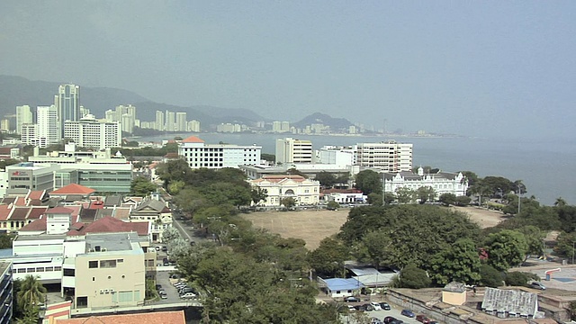 城市景观与市政厅(左)和市政厅(右)/乔治镇，槟城，马来西亚视频素材