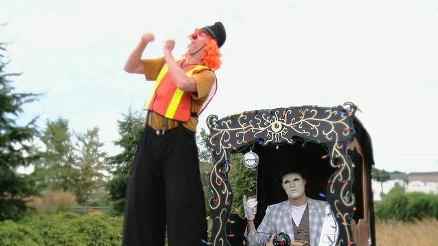MS Mime在展台和小丑高跷/密西索加，安大略省，加拿大。视频下载