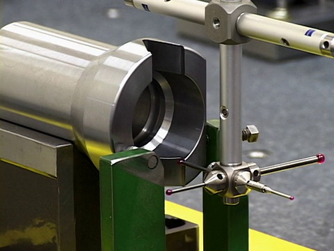 机械工厂测量视频素材