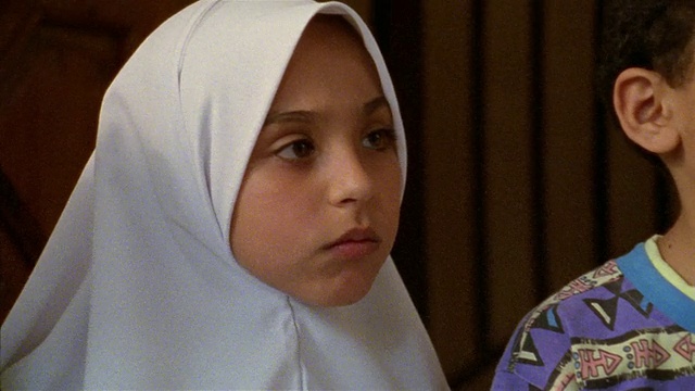 CU, PAN，三个孩子(10-11)在宗教学校，开罗，埃及视频下载