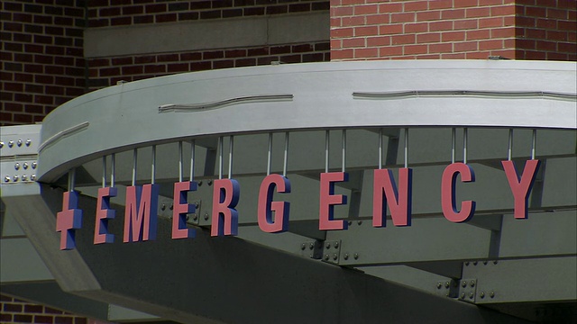 美国马萨诸塞州韦茅斯医院CU急救标志视频素材