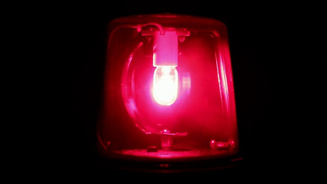 红色闪烁警报警笛-紧急服务视频素材