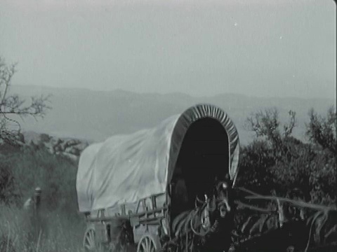 拓荒者的马车在山上行驶/美国视频下载
