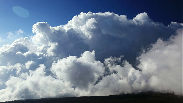 云的WS T/L视图，哈雷阿卡拉火山口，毛伊岛，夏威夷，美国视频素材