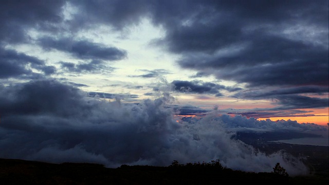 WS T/L云，哈雷阿卡拉火山口，毛伊岛，夏威夷，美国视频素材