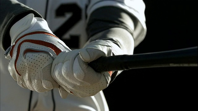 CU斯洛莫棒球运动员挥杆/千橡树， 加利福尼亚州， 美国视频下载
