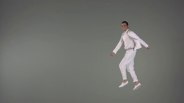 WS SLO MO Man在空中跳跃视频素材