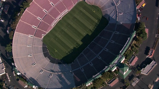 美国加州帕萨迪纳市玫瑰碗体育场，空中HA ECU和ZO。视频素材