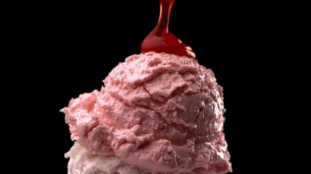 CU, ZO，草莓酱倒在冰淇淋上视频购买